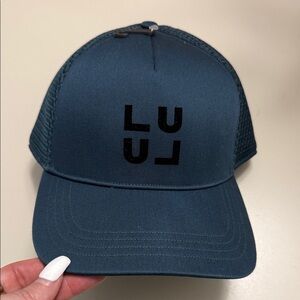 LULULEMON BRAND NEW Trucker Hat
